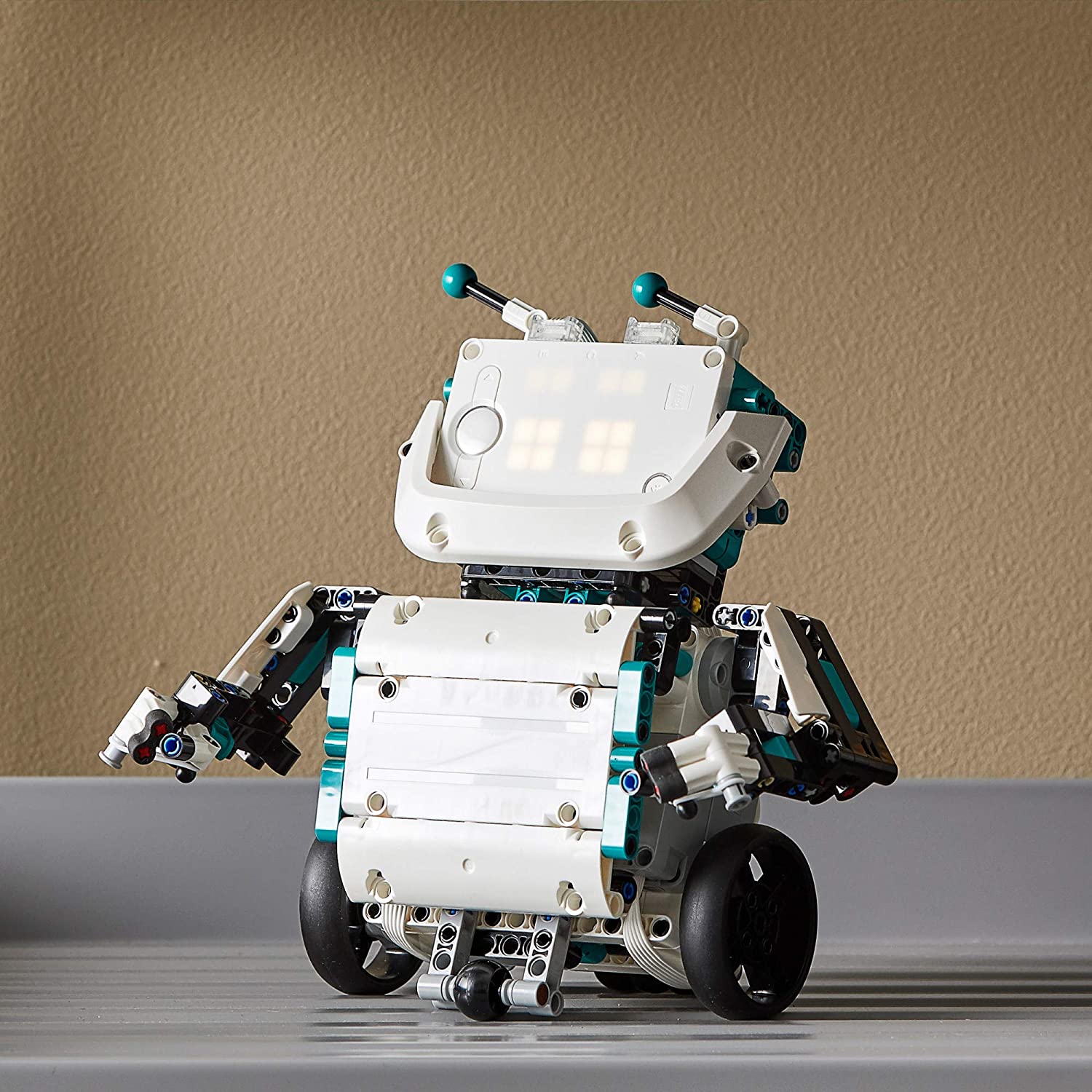 MINDSTORMS Robot Inventor Building Set - Image 2